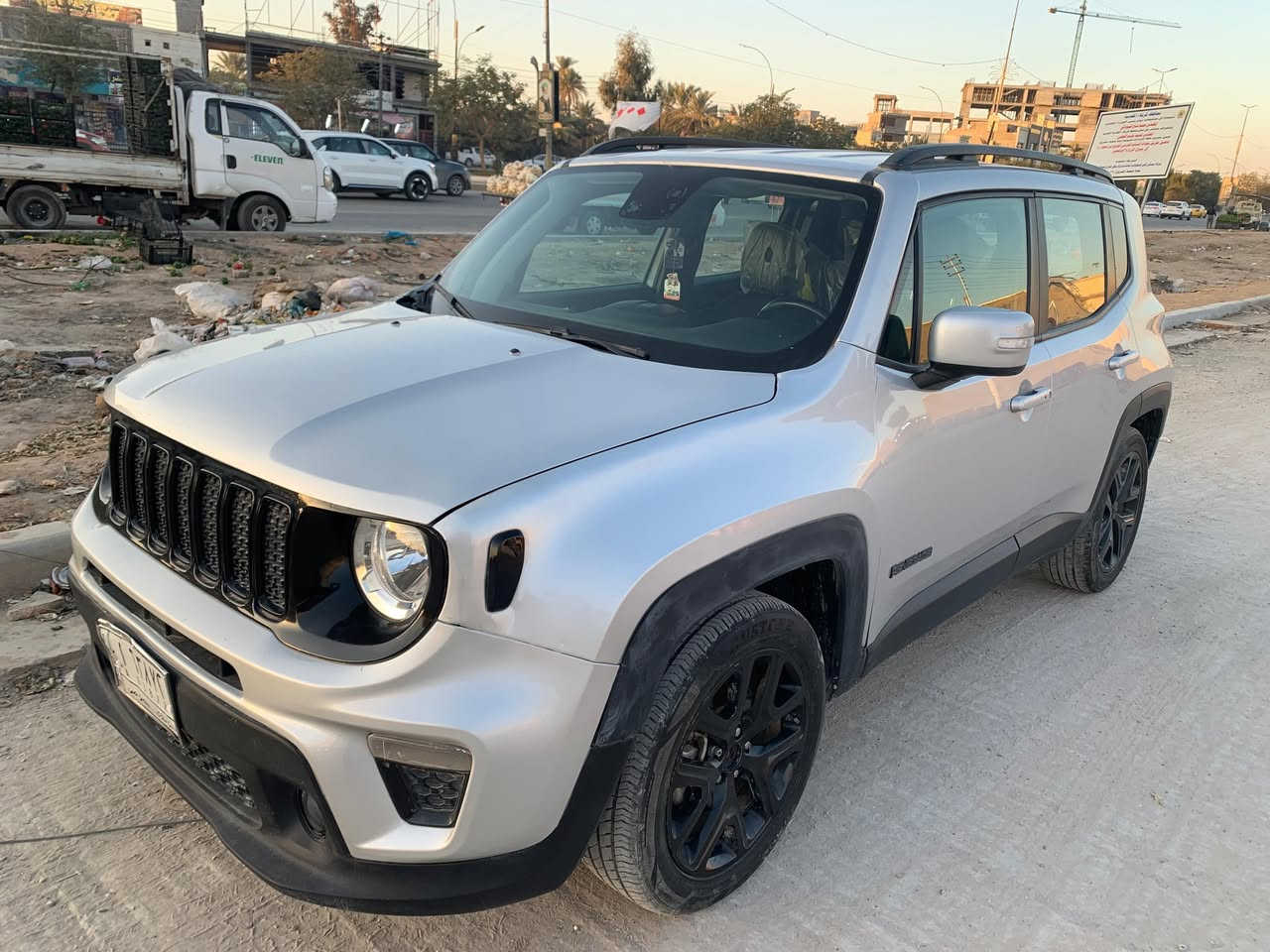 جيب رنيكيد 2019 
وارد امريكي 
المحرك 2.4 
اللون سيلفر
المواصفات
.شاشه 
.كاميرا
.بصمه
.auto hold
.نقاط عمياء 
.سايد بريك بصمه كهربائي

السعر :$11000 قفل
110 ورقه 
المكان كربلاء 
الرقم : ***********
