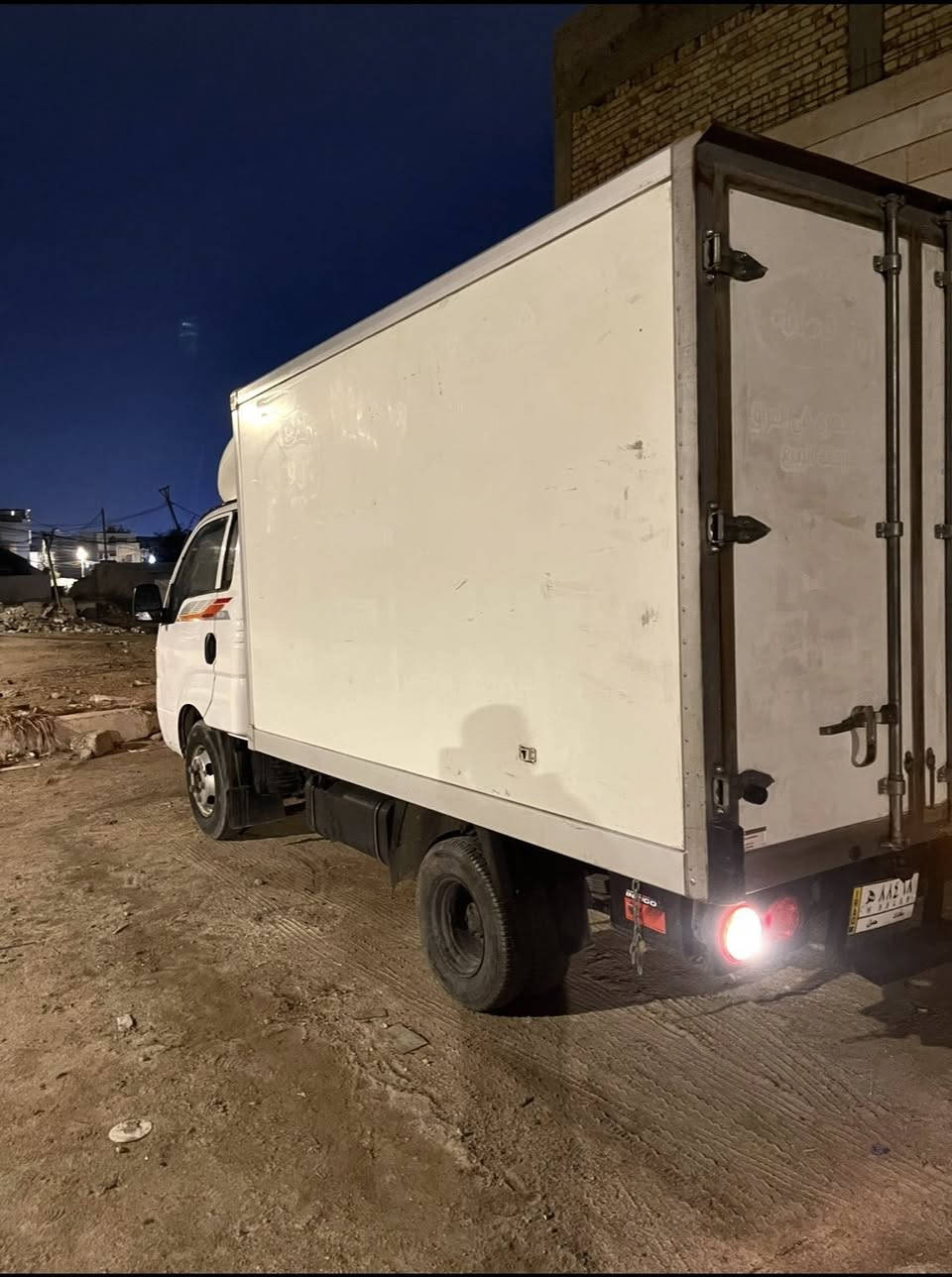 كيه بنكو براد 2018 فحل مفتوح 4000 وارد كوري يعني سرعه مفتوحه مو مقفوله ع 80 وتبريد ع كهرباء هم موجود بيها  مكينه كير  كشر كله مكفول شرط الفحص رقمها بغداد جاهزه لتحويل مكانها  بصره *********** سعرها 185 شراي يتصل
