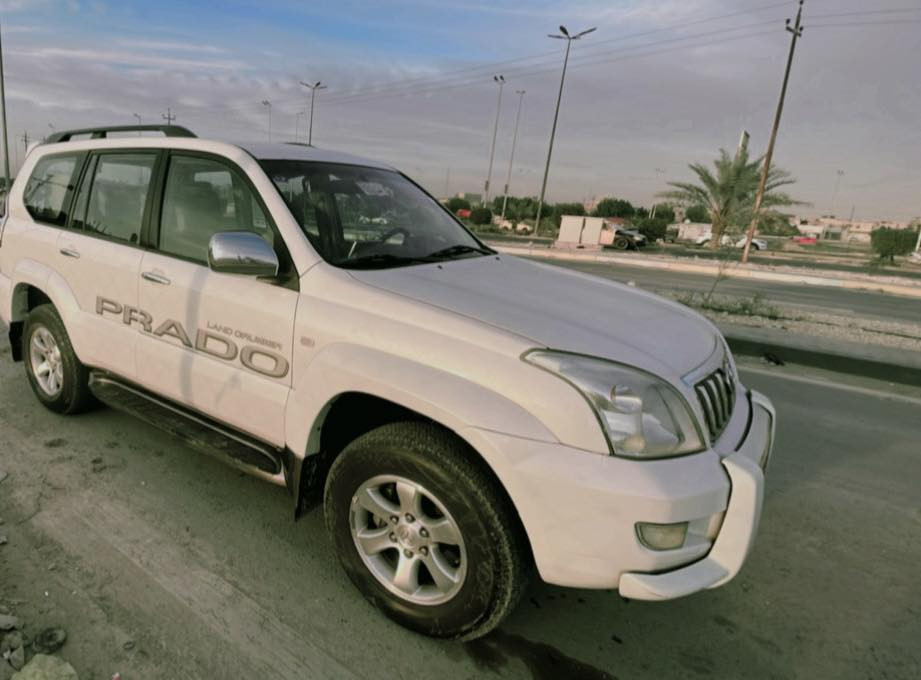 السلام عليكم برادو موديل 2009 كفاله عامه فول مواصفات ما عدا فتحه السياره على وضع الشركه مكينه 6 سلندر 4000 السعر18500 ونص وقابله للتفاوض 
رقم هاتف ***********
