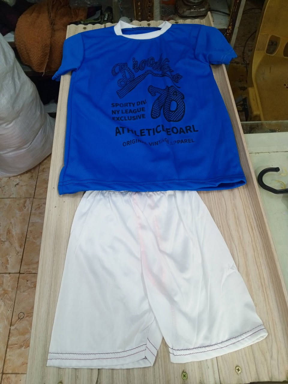 تراك طفل بناتي + ولادي  قياسات من 2 سنة الى 6 سنوات 

السعر 3000  

يتوفر توصيل لكافة محافظات العراق 

للحجز مراسلة الصفحة او المراسة عبر واتس اب 

*********** 

ديالى / الخالص/ سوق الخالص / قرب مجمع الودق
