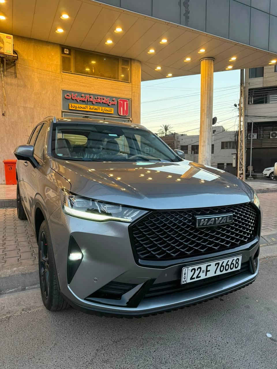 👋 السلام عليكم
HAVAL H6    Black Edition.    2022

✨ لون رصاصي
✨ ماشية 52 ألف كم فقط
🔥 المواصفات:
▪️  محرك 2000 Turbo
▪️ كير 7 سرعات DCT
▪️ داخل ابيض ملكي
▪️ فتحة بانوراما
▪️ شاشة كبيرة تدعم Apple CarPlay & Android Auto
▪️ كاميرات 360°
▪️ مثبت سرعة راداري
▪️ رادارات أمامية وخلفية + صف ذاتي
▪️ الحفاظ على المسار
▪️ تحذير النقطة العمياء
▪️ قراءة اللوحات المرورية
▪️ تشغيل بصمة + دخول ذكي
▪️ مقاعد جلد كهربائية مع تبريد ❄️ وتدفئة 🔥
▪️ صندوق كهربائي
▪️ إنارة داخلية محيطية
▪️ لايتات LED أمامية وخلفية
▪️ مكيف أوتوماتيك ثنائي
▪️ عدادات ديجيتال
▪️ وغيرها الكثير من المواصفات الفاخرة.

💎 حالة السيارة:
✔️ بدون صبغ
✔️ رصعتين خفيفات جداً بالصندوق الخلفي ممبينات باقي كفاله
✔️ ما تحتاج أي مصروف….

📄 رقم أربيل مميز والتحويل ثاني يوم.

📍 بغداد الجديدة

📞 ***********
