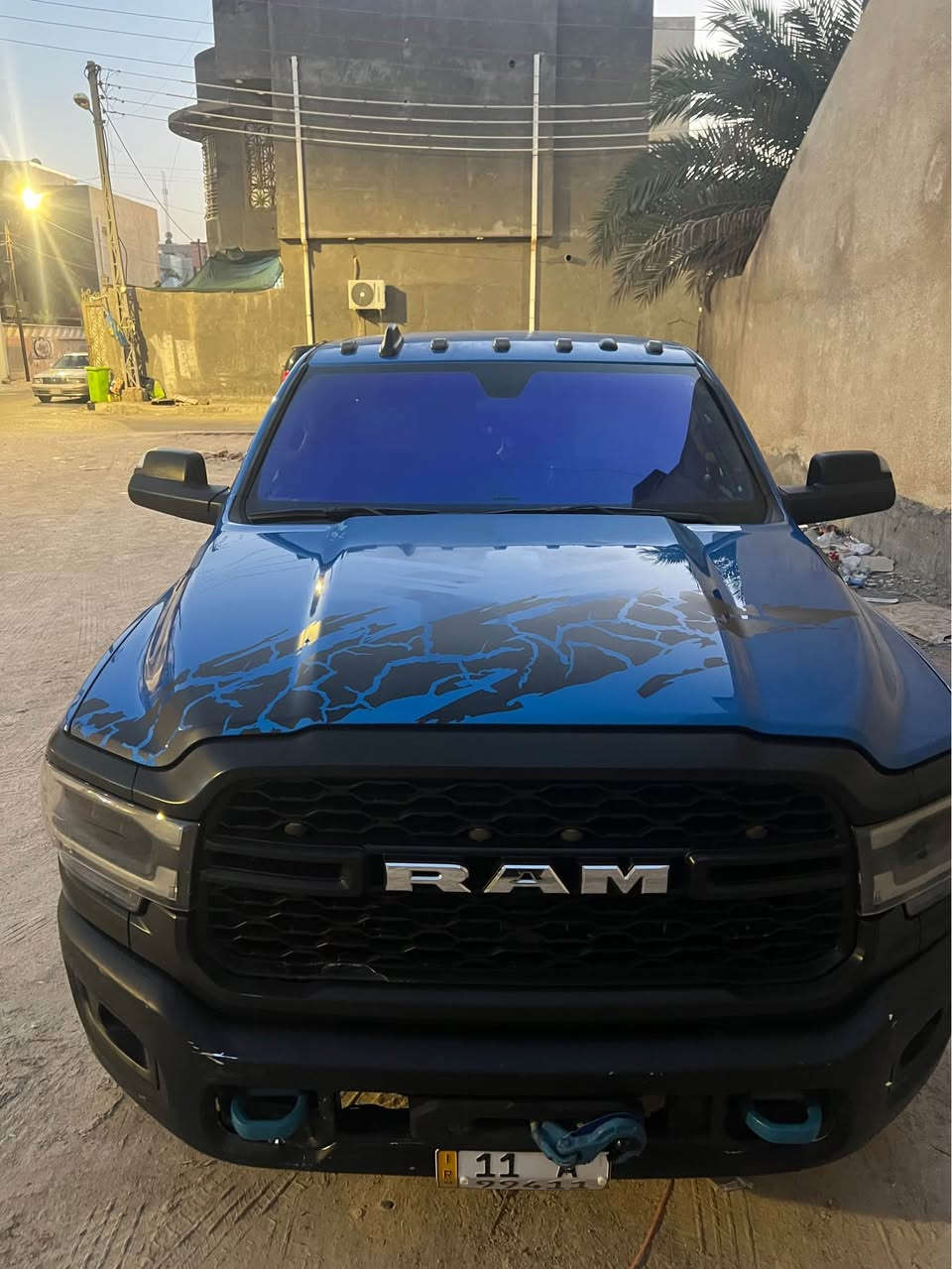 دوج رام قطعه نادره وفئه عاليه  ولون روعه حجم 2500. بمحرك جبار واقتصادي 6400. بنزين مكفوله كفاله عامه رقم بغداد موميز بسمي  دفع رباعي اطارت 20. ونج بلادي سحب 5 طن. وبعد موصفات هواي. الشراي *********** البصرة, العراق
