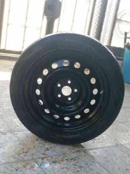 السلام عليكم شباب لبيع ثلاث تايرات هلو إنتاج (24) نضافتهن/10/75ورابع4وياله مال كورلا حجم/16/ ب 150 الف 
***********
