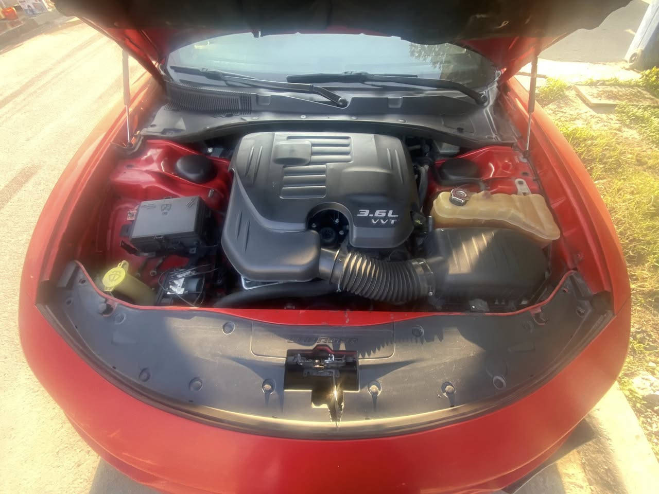 السلام عليكم للبيع موديل 2020 sxt حادثها جاملغ وبنيد محدث GT ماشيه 63 الف مواصفات كشنات جلد تدفئه تبريد خزن ميموري مكاني بغداد شارع فلسطين السعر 23 الف يعني 230 ورقه سياره جاهزه من كلشي ***********
