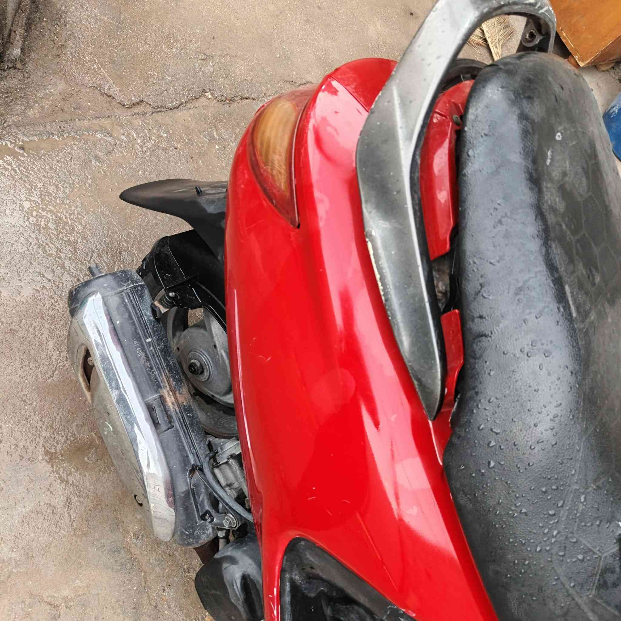 السلام عليكم دراجة فراشة للبيع ما متعوبة على أيدي ما مفتوح بيها برغي السعر 600 وبيها مجال مكاني ابي الخصيب ***********
