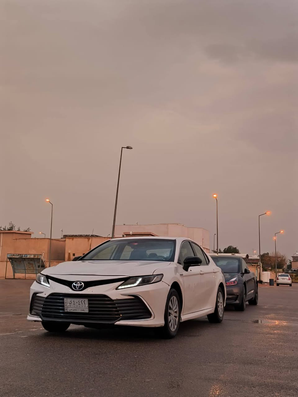 كامري 21 اصل تكسي دبي مصبوغه عام ناقصها نواقص قليله وياها بطاريات كامله جدد ما مشدوده للبيع سعر 135او مراوس ***********
