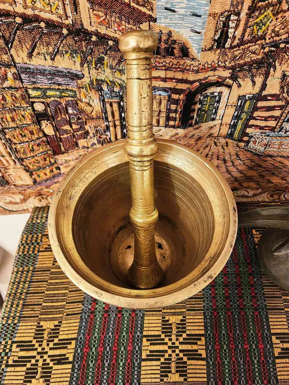هاون بغدادي ارتفاع 18.5 مع دله بغداديه مختومه سيد صالح ارتفاع 25 نضافه عاليه والله العالي للاستفسار خاص ويوجد توصيل ***********
