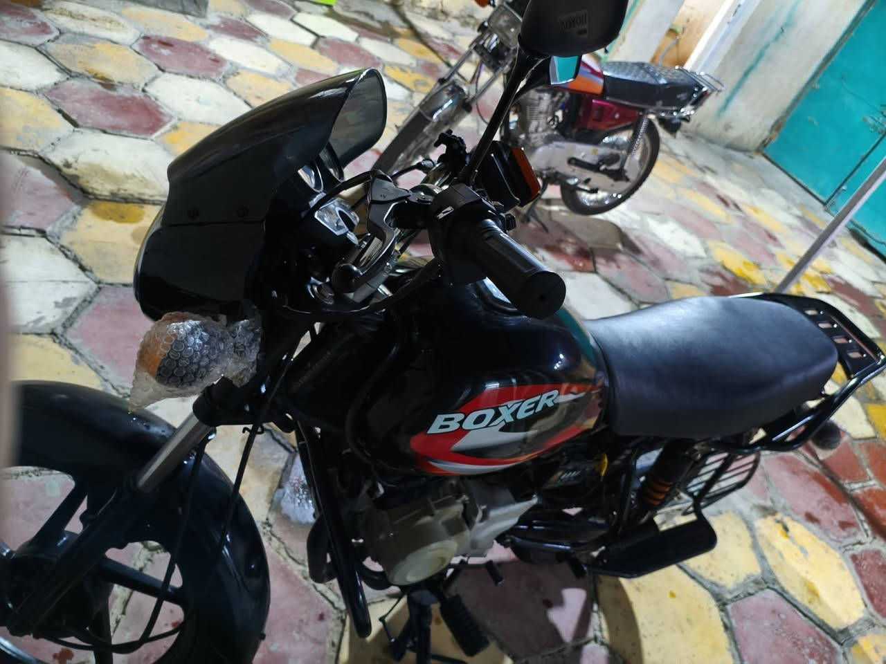 السلام عليكم
دراجه بوكسر لبيع موديل 23 
دراجه خير من الله نكره سلف 
كلشي شغال بيها 
عنوان ناصريه تقاطع البطحا البوابه الجديده 
السعر 900 
***********
