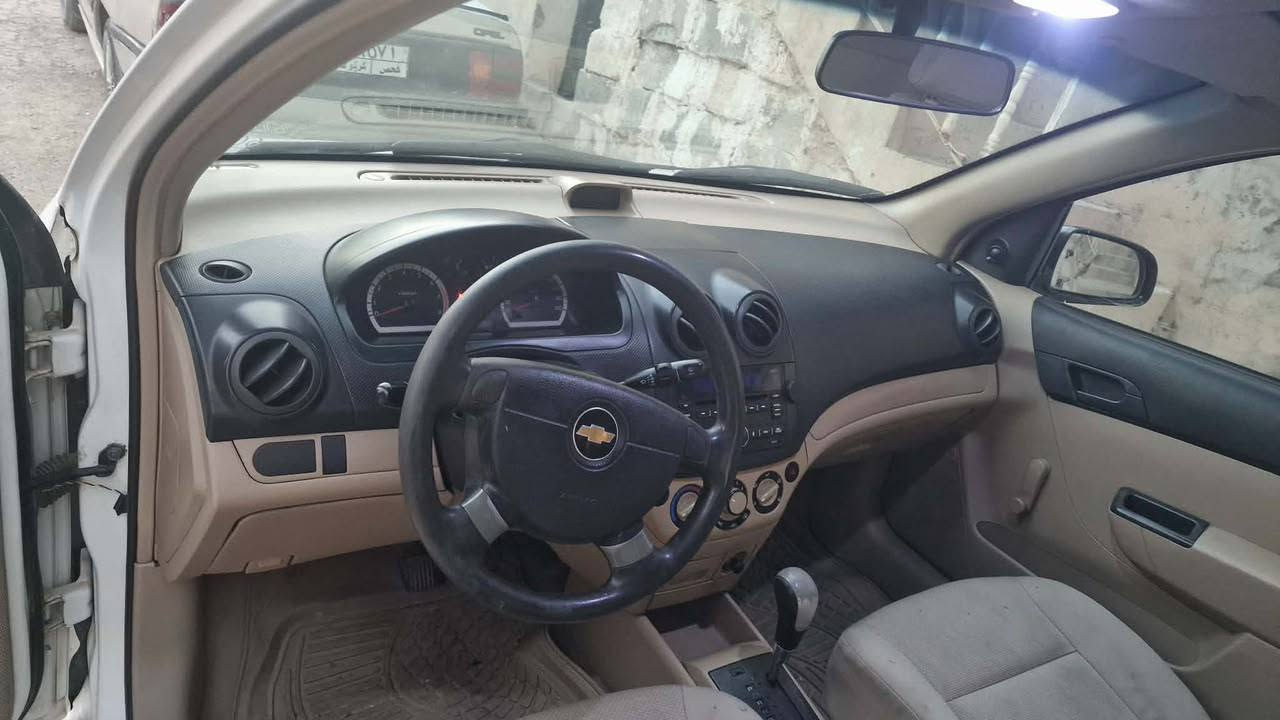 🚗 شۆفرلێت ئەڤیۆ (Chevrolet Aveo) مۆدێل ٢٠١١ بۆ فرۆشتن 🚗

​سەیارەیەکی زۆر جوان، خاوێن و بێ نوقسانی، ئامادەیە بۆ لێخوڕین و هیچ مەسرەفێکی تێدا نییە.

​ڕەنگ: سپی

​مەکینە: مەکینە گەورە (16)

​ناوەوە: زەرد (کریم) و زۆر خاوێن

​سیستەم: قفڵ مەرکەزی (Central Lock)

​گێڕ و مەکینە: بەشەرت و بێ کێشە

​تەبرید: بەشەرت

بێ تەقە و ڕەقە، زۆر توندوتۆڵە

​بۆیاخ: تەنها یەک پارچە بۆیاخی هەیە
​
تەواوی سێرڤسەکانی بە شێوازی کامل بۆ کراوە و بێ نوقسانییە.
​📍 شوێن و پەیوەندی:

​ناونیشان: سلێمانی

​ژمارەی مۆبایل بۆ پەیوەندی: 📞 *********** السليمانية, العراق

