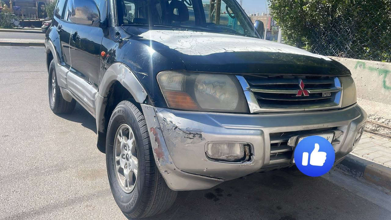 السلام عليكم 
باجيرو للبيع مديل 2001 سياره محرك 300 VVT بيه صوت بدايه بكن كير جديد قبل شهر تخم تاير جديد جامه اماميه جديده    سنويه منتهيه راعيه موجود   بيه ضربه جاملغ خلفي خلف سايق سعر 45 بيه مجال مكان سياره بصره قبله رقم هاتف ***********
