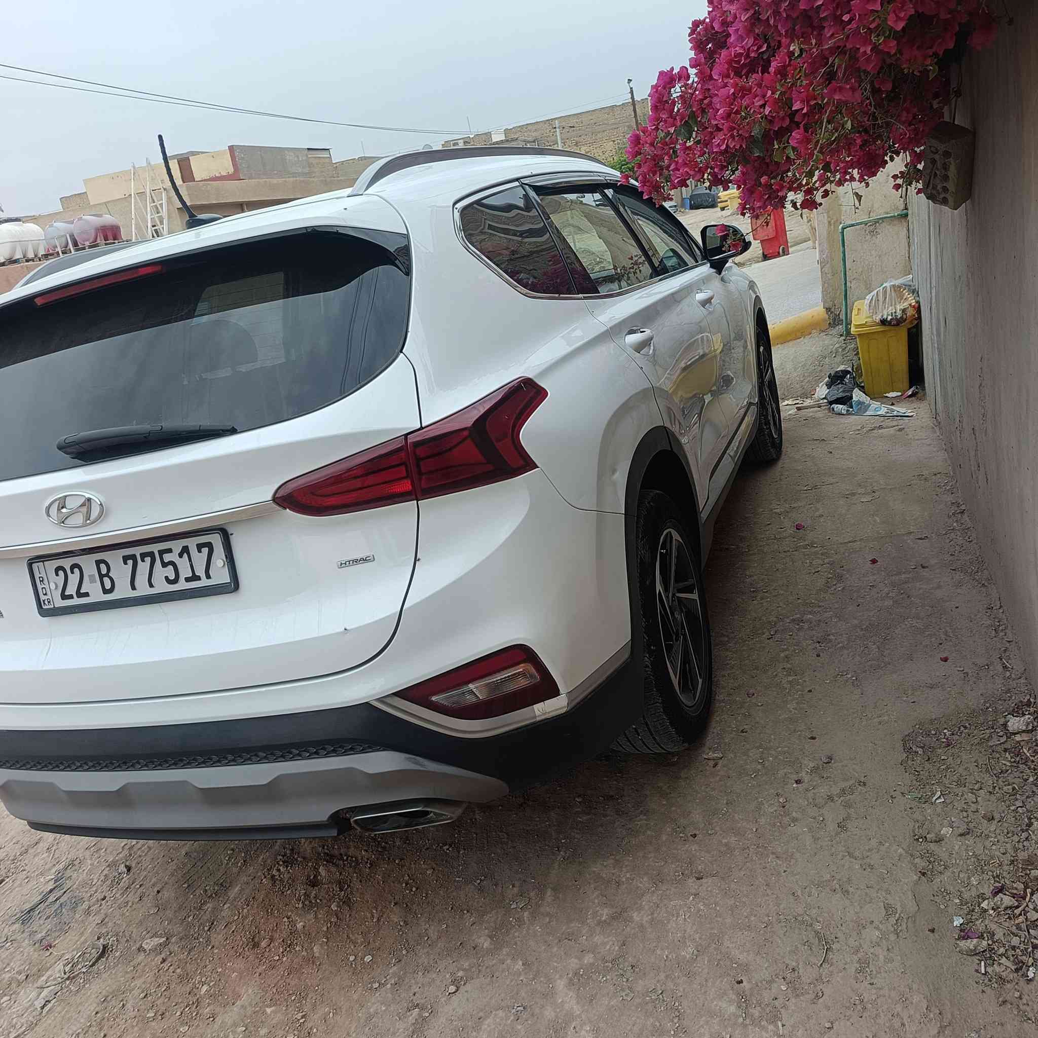 السلام عليكم 
للبيع سنتافيا موديل 2021 امريكي 🇺🇸رقم أربيل هزه وفحص جديدة وسنويه ل 2029 سيارة جديدة  تحويل مباشر كلين بدون حادث بيها شخط ورصعة بسيطة كلش  السايق وبدون يرباكات🔴  الباقي مكفولة كفاله عامه 
🔴معروضه ب ١٧٧ سياره بالحله حي العسكري شارع 80
للاتصال والاستفسار ***********
