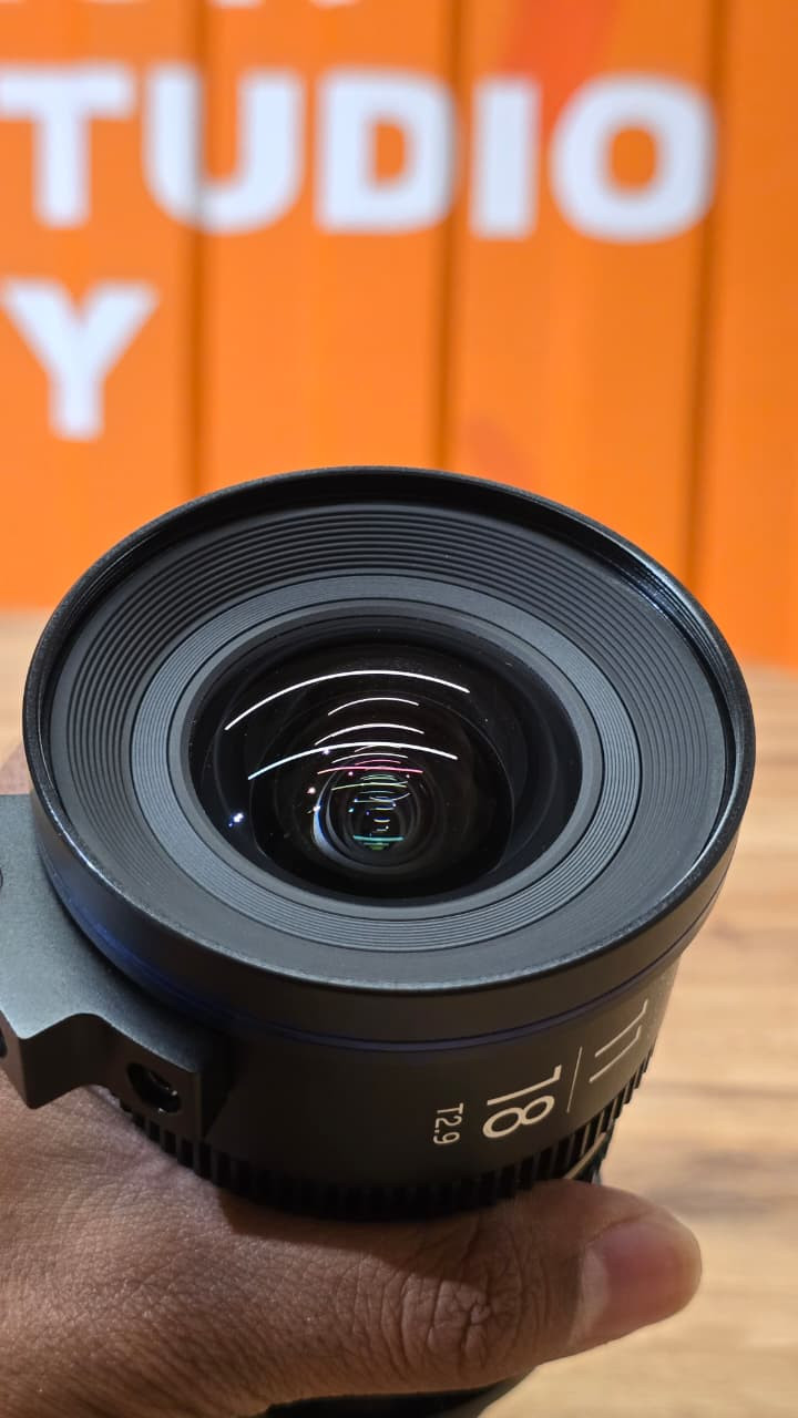 عدسة سينمائيةVenus Optics Laowa Ranger S35 11-18mm T2.9 Cine Lens  

Super 35 مخصصة للكروب فريم

Pl mount

ويجي وياها ماونت ثاني Z Mount مو تحويلة يعني الماونت نفسة متغير

استخدام مرة وحدة فقط يعني 100% جديدة

السعر $1,900

او 2,888,000

مليونين و 888 الف دينار

للتواصل على الماسنجر


**إذا كنت صاحب هذا الإعلان وتريد حذفه لأي سبب، رجاءا أرسل رسالة إلى الدعم الفني**