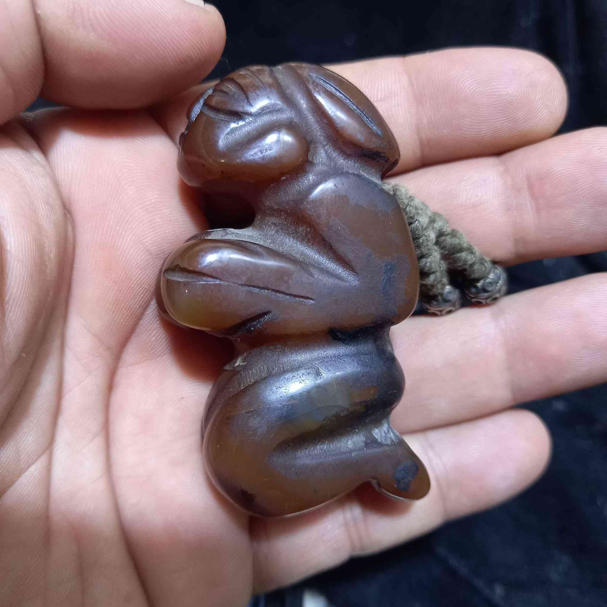 حجره عقيق يماني قطعة قديمة مرصودة العنوان بغداد يوجد خدمة توصيل كافة محافظات العراق اي سؤال او أستفسار واتساب او الاتصال بالرقم
***********
