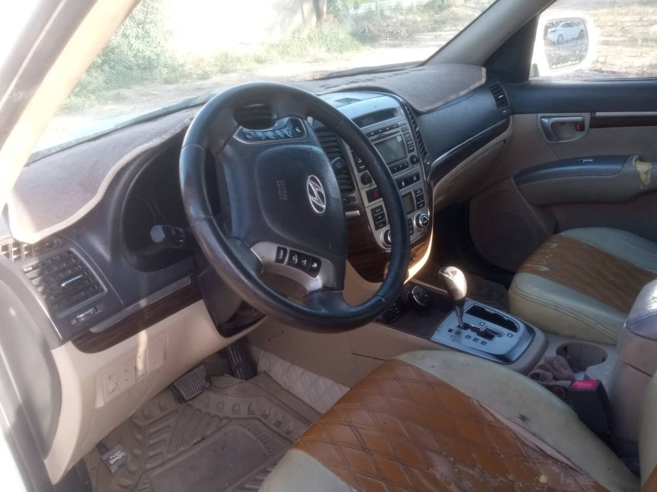 السلام عليكم سياره سنتافي موديل 2012فول مواصفات واحد ع واحد مكينه 2400سبعه راكب السياره بيه مكانات صبغ بس ابيع صبغ حزام سياره جاهزه  السعر   110وبيه مجال اي استفسار اكثر اتصل ع رقم موجود ***********
