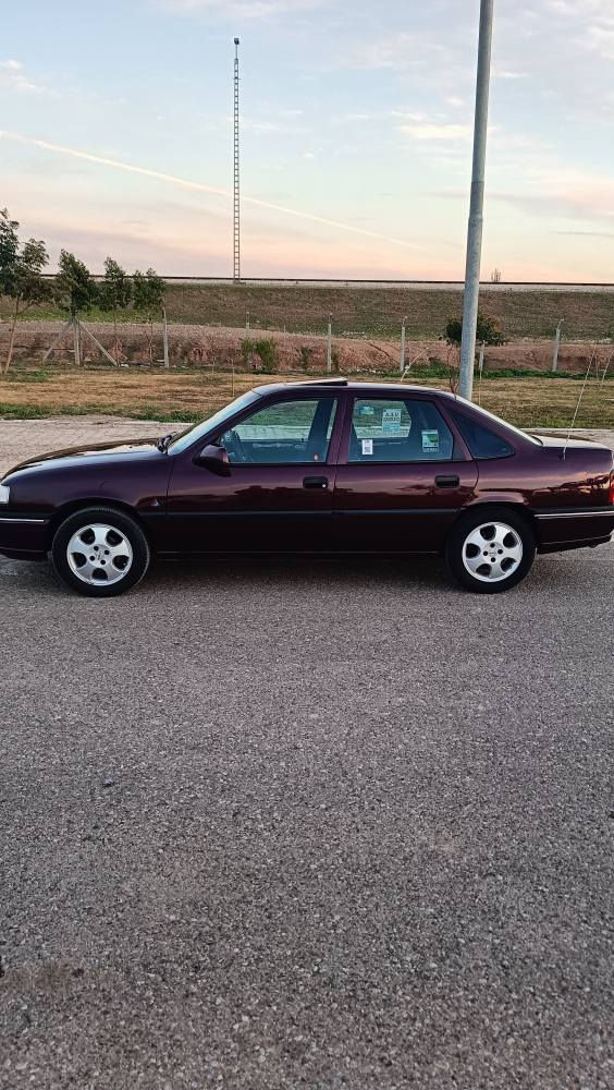اوبل فكترا موديل 1993 كير عادي محرك 18 سلايت Abs صبغ عام بدون ضرر كير محرك صدر كلها جديد سنوية خلصان  كوبون بنزين موجود سعر 50 وبيها مجال مكان السيارة كركوك رحيم اوة
***********
*********** كركوك, العراق
