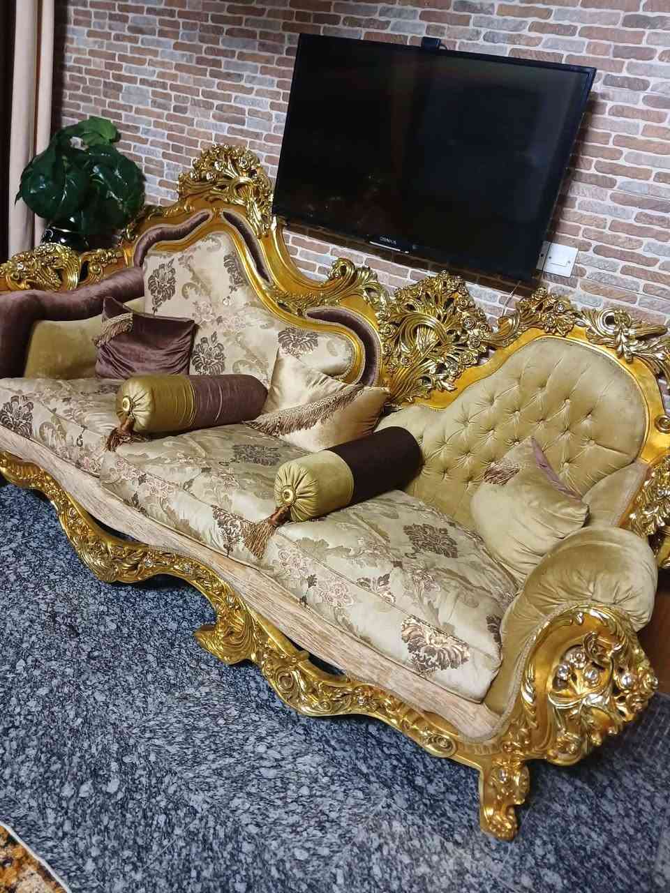 للبيع للبيع تخم زان مصري ديماطي حفر يدوي نظافه فول 100% مكاني بغداد الزعفرانيه عشر مقاعد تخم اخو الجديد للاتصال ***********سعر الجديد مالة 45ورقة
