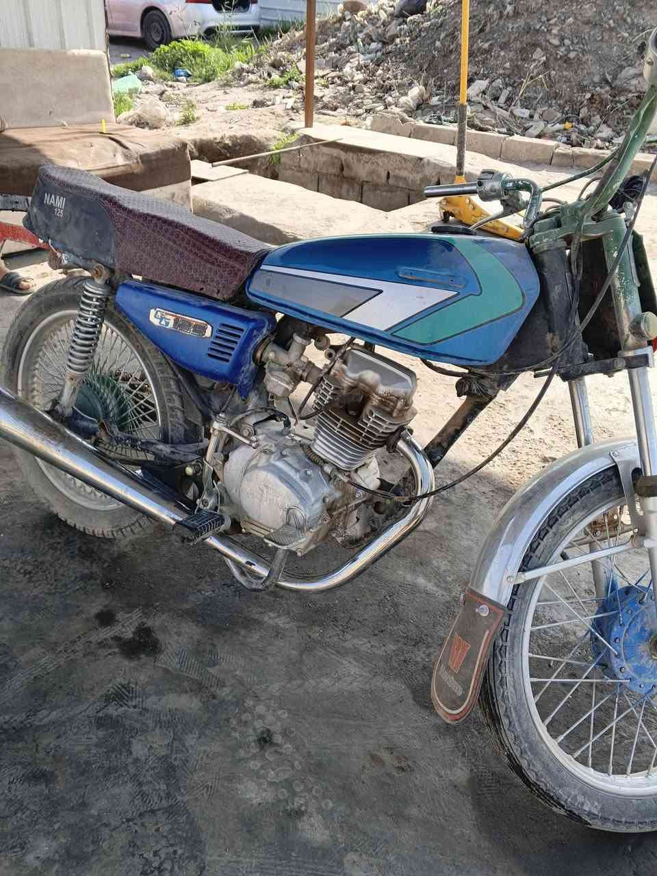 دراجه نامه حربي للبيع المكان الهارونيه نضيفه كلش السعر 200وبي مجال ***********
