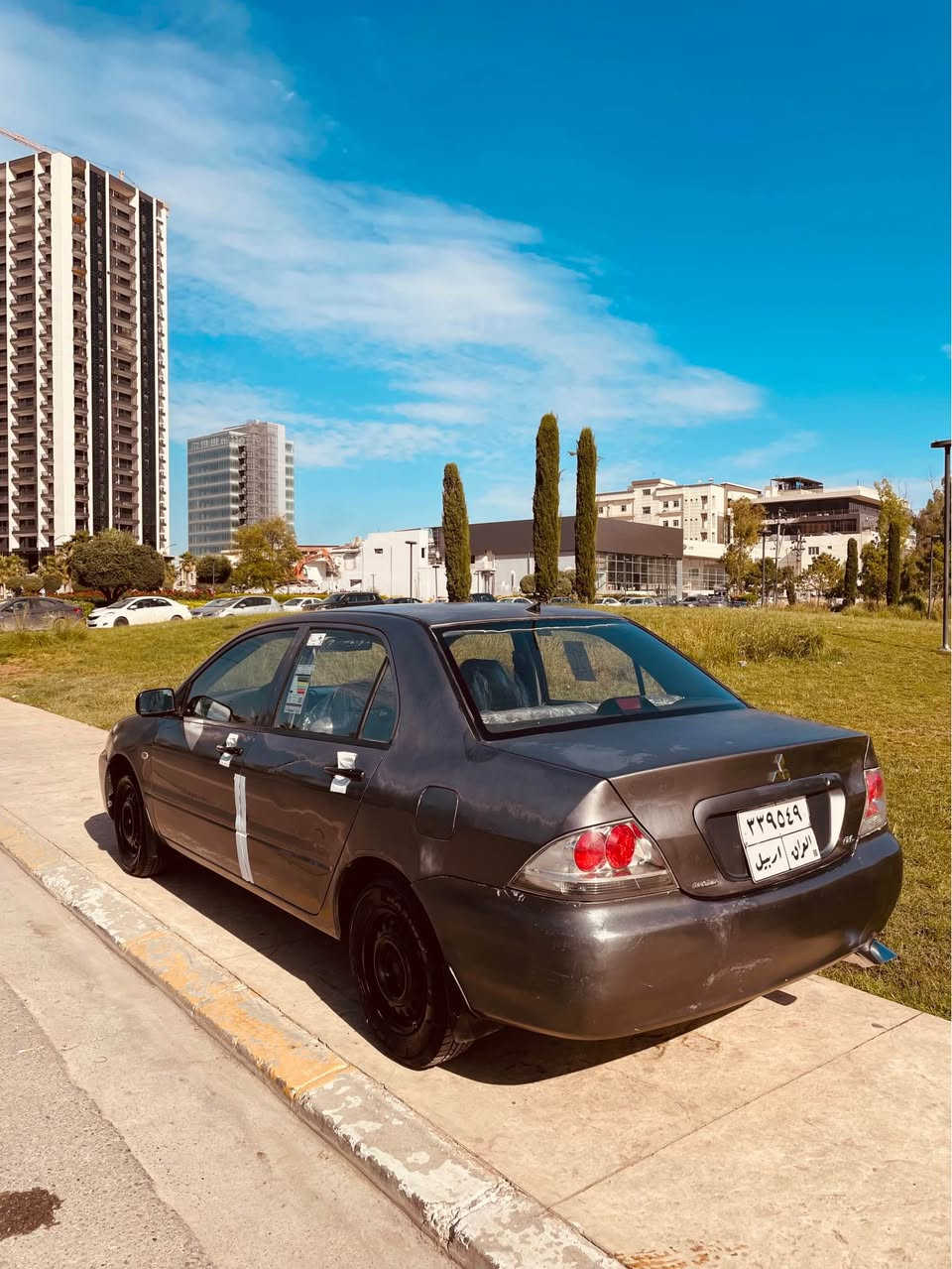Mitsubishi Lancer 
لانسەر 2007 مەکینە گەورە 
لانسەر نەفتی جام کارەبای تۆماتیک تەبرید مەکینە گەورە سەیارەکە هەتا بڵیی خاوێنە تازە جاهز کراوە تەقە رەقە هەموو جیانی بەشەرت هەزەی نوێیە سەنەوی تازە بەسەر چوە 3 پەمپە بێ داخیلی پش و پێشتی کەپسە سەیارەکە هەموو جیانی بەشەرتە 
(***********) (***********)

لانسەر موديل 2007، مكينة كبيرة.
السيارة نفطي، جام كهرباء، توماتيك، تبريد ممتاز.
المكينة كبيرة والسيارة بحالة نظيفة جداً، جاهزة بالكامل.
الدگة والرقم ممتازات، وكل شيء فيها بشرط.
العزم قوي وكأنها جديدة، سنوية حديثة ومجددّة.
3 بامبات، بدون داخلية، رش أمامي وخلفي كبس فقط.
السيارة كلها بشرط.

📞 *********** / *********** أربيل, العراق
