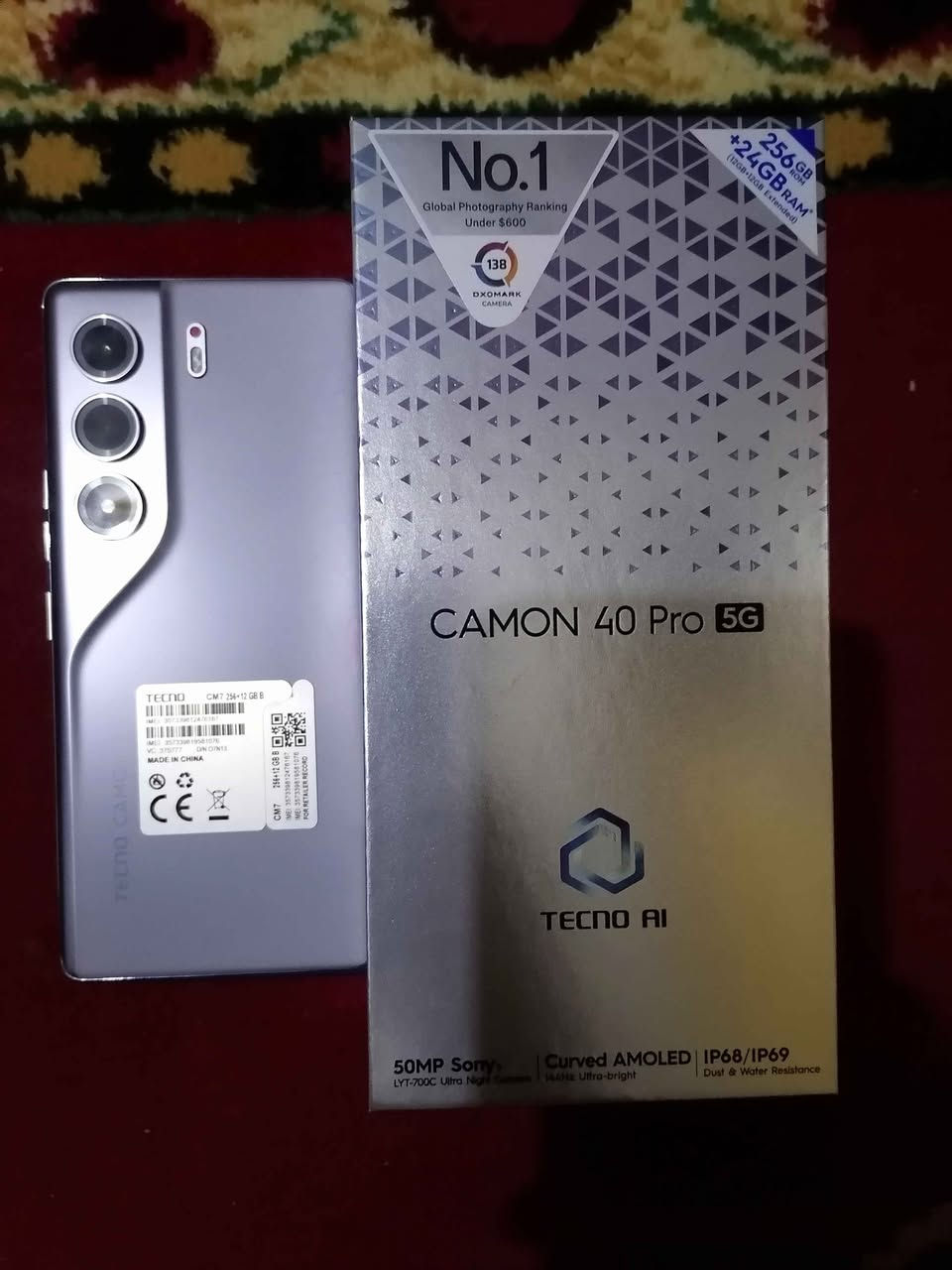 ⚪جهاز مستخدم يوم واحد  
 
  المواصفات الرئيسية  
 
  1.  الشاشة:  
    يتميز الجهاز بشاشة AMOLED بحجم 6.78 بوصة.   
    تأتي بدقة 2436 × 1080 بكسل، مما يوفر تجربة مشاهدة غامرة وسلسة.   
    تدعم معدل تحديث يبلغ 144Hz وسطوع مذهل، مع حماية Gorilla Glass 7i لتجربة مشاهدة واضحة ومريحة.   
 
  2.  الأداء والمعالج:  
    يعمل الهاتف بمعالج MediaTek Dimensity 7300 بتقنية 4 نانومتر.   
    يحتوي على معالج ثماني النواة بترتيب 4×2.5 GHz Cortex‑A78 و 4×2.0 GHz Cortex‑A55.   
    معالج الرسوميات هو Mali‑G615 MC2.
 
  3.  الذاكرة والتخزين:  
    يأتي بذاكرة وصول عشوائي (RAM) بسعة 12 جيجا مع دعم لـ 12 جيجابايت رام افتراضية.   
    تبلغ سعة التخزين الداخلية 256 جيجابايت
 
  4.  البطارية : 5200 

  5. الكاميرات : ثلاث كاميرات (  50mp +50mp + 8 mp ) ب حساس من سوني sony

  6.  الألوان: sandy titanium بغداد, العراق


**إذا كنت صاحب هذا الإعلان وتريد حذفه لأي سبب، رجاءا أرسل رسالة إلى الدعم الفني**