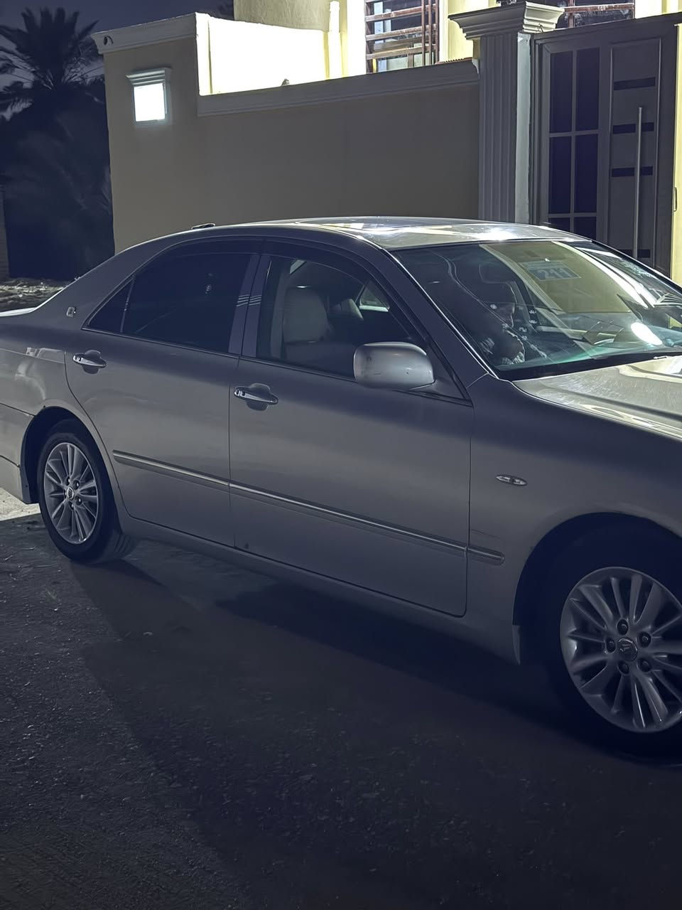 سلام عليكم اخوتنه جنايه سياره شاهينه فول موصفات تلاث دكم برده خلفيه غرفه جلد ثلاجه تبريد خلفي فتحه بصمه سياره تحوير نجف فوك وجوه كير ومكينه جداد حداديه زيرو لون بحري كفاله عامه من ضربه من كصه من نقل جثه كفاله كفاله رقم الماني مدفوع كمرك وصاعده هزه باقي بس رقم العنوان نجف لاشرف  
الهاتف ًً ***********
