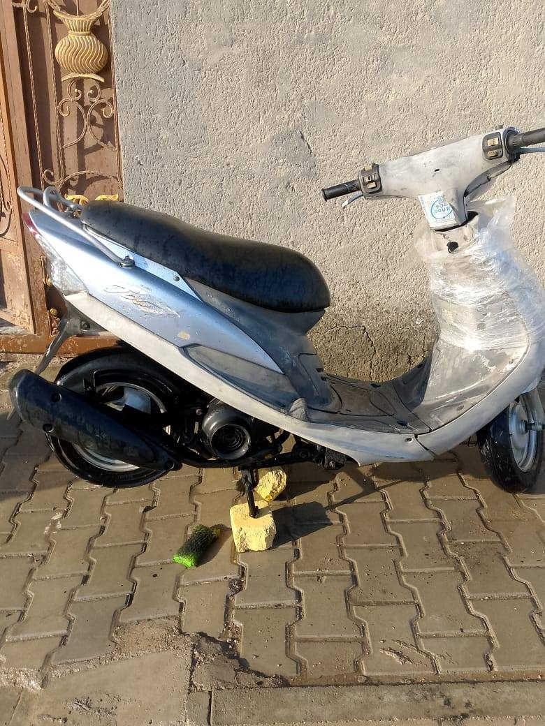 عمي سلام عليكم دراجه صاله يومين من طلعت وعلي لبيع مستعجل ***********
مكلف بنشر هاذه رقم الولد تصلو وتساب مفتوح ورقم مفتوح
