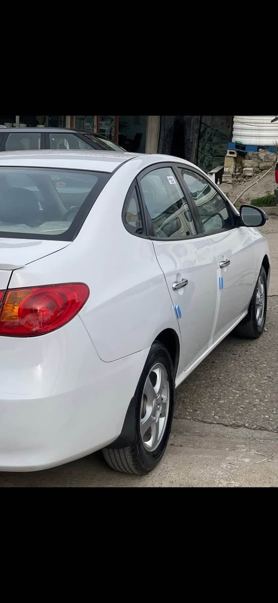 السلام عليكم

هونداي النترا 2011 لون ابيض 

دكشن عالي 

سياره رقم دهوك  

سياره كير عادي 

كير محرك شرت ما مفتوح 

اشاير بلمري

4 دسك

يدات بيض بلادي

ويل كروم 5 

جرس سرعه

داخل لونين

🔺السياره بس شبرين بي كارت باب خلفي  

 

مكان سيارة عقره 📍

رقم الهاتف واتساب او فايبر ☎️

*********** أربيل, العراق
