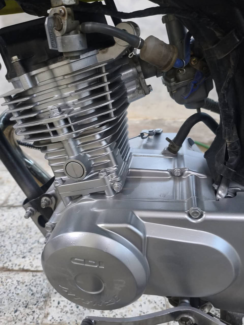 السلام عليكم دراجة انتنس حربي موديل 23 كاملة ما بيهة اي نقص وحش بل شارع شلعة ومعدل دراجة لا نضوح ولا تنقيص ولا تبخير مكينة مفتوحة مبدل والفات 01 الاصلي بيهة زنون بومة شغال وما ناقصهة اي شي سعر 400 وبيهة مجال متواجد خاص لو اتصل عل رقم ***********
