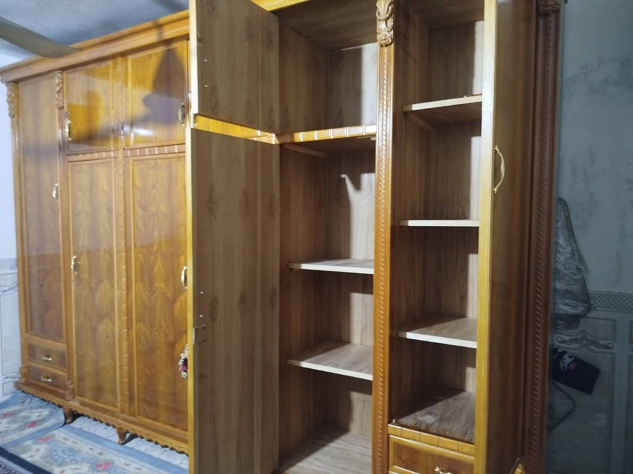 مرحبا 
كنتورصاج عراقي (تزكام) عدد الابواب ٦مع ملحق النجارة الثقيلة التزكام مع ارجل كنتور كعب الغزال ومجرات اربعه اي ضرر اي خدش اي كسر لايوجد بقطعه جديدة كلش 
مكاني  (بغداد -الشعب (الديوان )

سعر شراء تفصال حسب طلب (مليون وخمسيمية)

سعر بيع (٩٨٠الف وبيه مجال للشراي يتفضل ويدلل)

رقم اتصال واتساب(***********)
