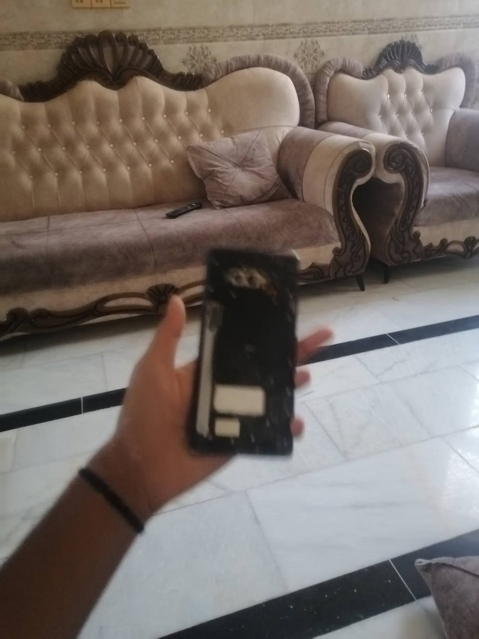 سلام عليكم
عندي جهاز اسمه موت تسعه شغالبي بس فطر بل شاشه وماماثر عله لمس  وضهر ماكو جهاز استخدام قليل سعره 90وبي مجال جهاز بطاريه بلادي واي خللمابيه من دون قلم جهاز 100هزتز

تواصل *********** واتساب الي حب خلي يراسلني 

عنوان:حولي 100حي خلاص

                             واهلن بيكم جميعن
