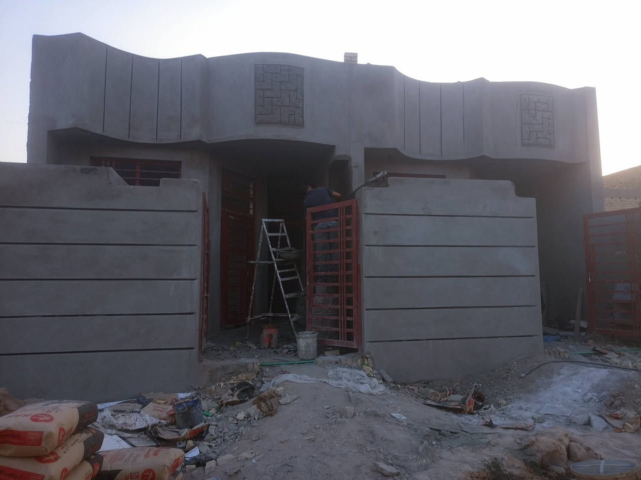 لبح اسمنت وجص تكنيد اجراره وسقل وطلس ونثر ع متر وقطي
***********
