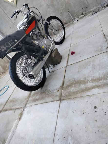 سلام عليكم دراجه نامه 2017 محرك شرط شباب دراجه بيها بعض نواقص عندي بريك خلفي فالت وعندي سبرنكه مال هندر خارجيه سعرها مايعبر تلتالاف فقط دراجه تشتغل وتمشي ماتوكف ابيع هل موجود شراي راسل او خابر سعر 175 بيها مجال قليل شراي فقط ولاتنطي سعر من يمك ***********
