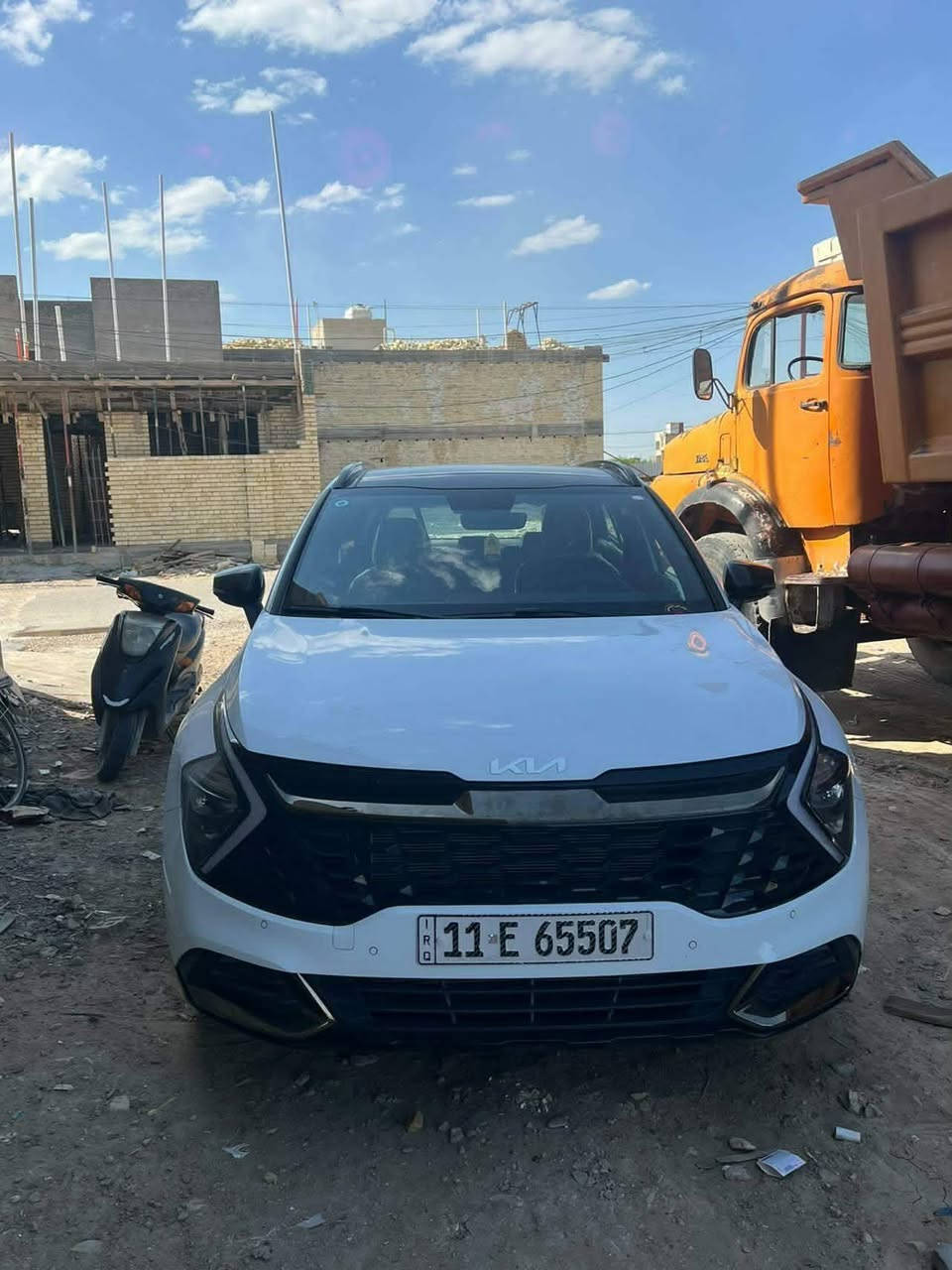 سلام عليكم لبيع سبورتج موديل 2025 فول 1/1 مواصفات ماشي 3000 الف ماشي قليل بدون ضربه أو صبغ سياره جديده بعده شركه 
مكاني  بغداد / تاجيات
37 مليون و نصف 
رقمي ***********
