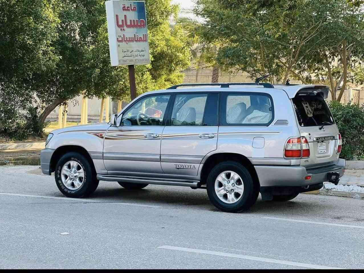 تويوتا لاندكروز 2000 محدث 2007  خليجي كير اوتوماتيك    بيهه رشات صبغ مواصفات ٧ راكب ٣ قطع تبريد  شاشه كامره خلفيه فور ويل ثلاجه زراق لايت دبل تانكي مشروع وطني السياره جديده وجاهزه واحلا من الصور حداديه جديده تخم تاير  مكان السياره ميسان للاستفسار *********** السعر ١٢٥
