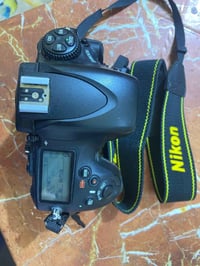 نيكون D 800 الشتر 39. عدسة 70.....200 فتحه 2.8 بيع كاملة.  السعر خاص. ...