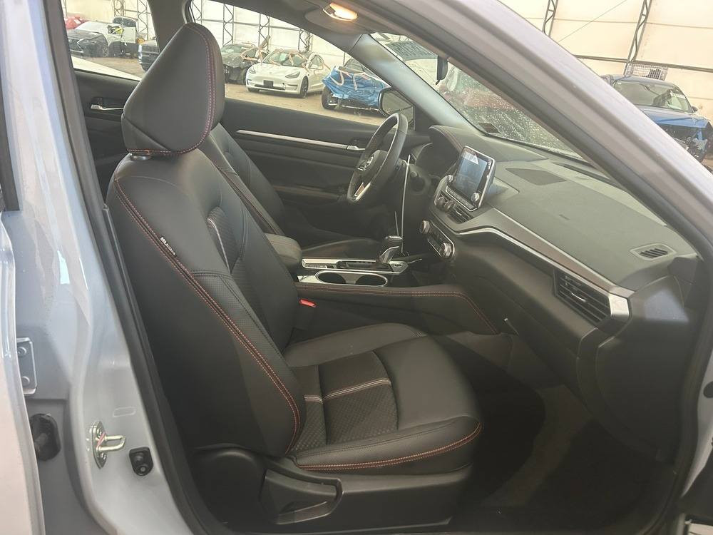 Nissan Altama

موديل 2024
لون اسود ماشيه 40 الف ميل 
تحكم ستيرن 
شفتات ستيرن
تثبيت سرعه 
بصمة تشغيل 
بصمة ابواب+صندوق 
كشن كهرباء 
رادار 360 درجة 
حجر بلادي 
تبريد ثلج 
تايرات جديد 
ويل SR
تشغيل عن بعد 

السياره حادثها مبين بلصور دخول جديد اليوم وصلت دهوك 

السعر 145


**إذا كنت صاحب هذا الإعلان وتريد حذفه لأي سبب، رجاءا أرسل رسالة إلى الدعم الفني**