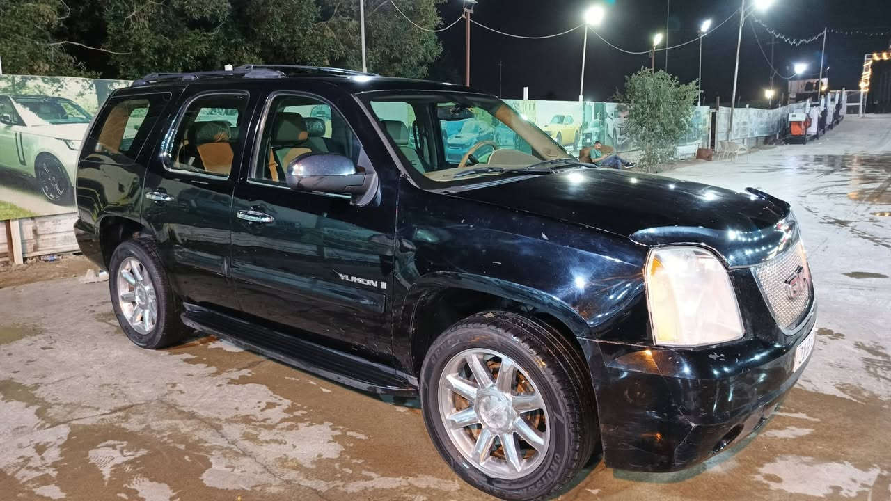 جمسي يوكن
موديل 2009 فول ماعده الفتحه
7راكب
 تحكم ستيرن
بكليت طويل
شاشه اماميه وثنين خلفيه
اشاره بالمري
كشنات جلد
كامره بالمرايه

رقم سليمانيه تريد تحويل تريد وكاله
***********
