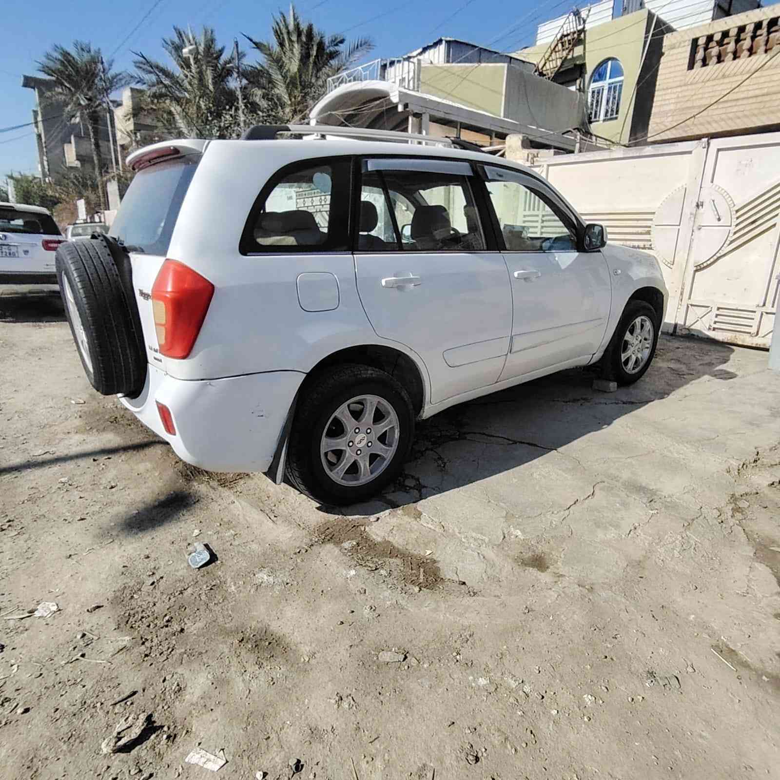 السلام عليكم شباب تيكو موديل 2012  
بيه ضربه  أسفل والدعاميه الكدام على جهت اليسره  مكينه كبيره تبريد تدفه خير من الله  السنوه 2027
السياره مال جناي  بيه قسام شرعي  
العنوان بغداد البياع ***********
السعر ٤٢
 وبيه مجال
