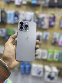 ١٥ برو ماكس لون تيتانيوم   بطاريه٩٧ بلادي  ملحقات كامله   سعره ١.١٥٠ و...