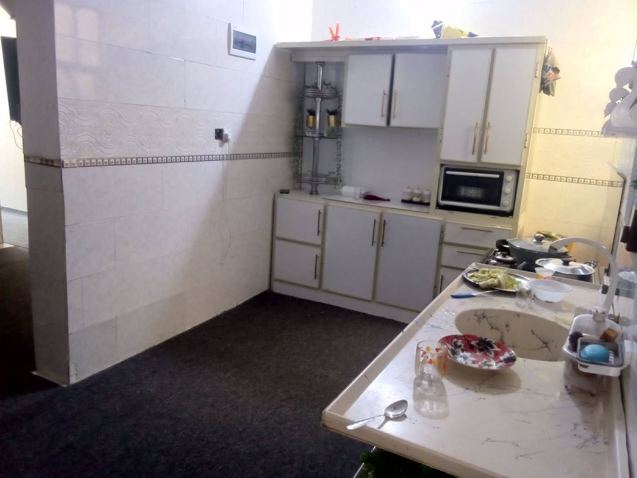 بيت للبيع 100م ضباط الثانيه مربع الحشد قرب تارتار حي الرحمه 70وبي مجال ***********
