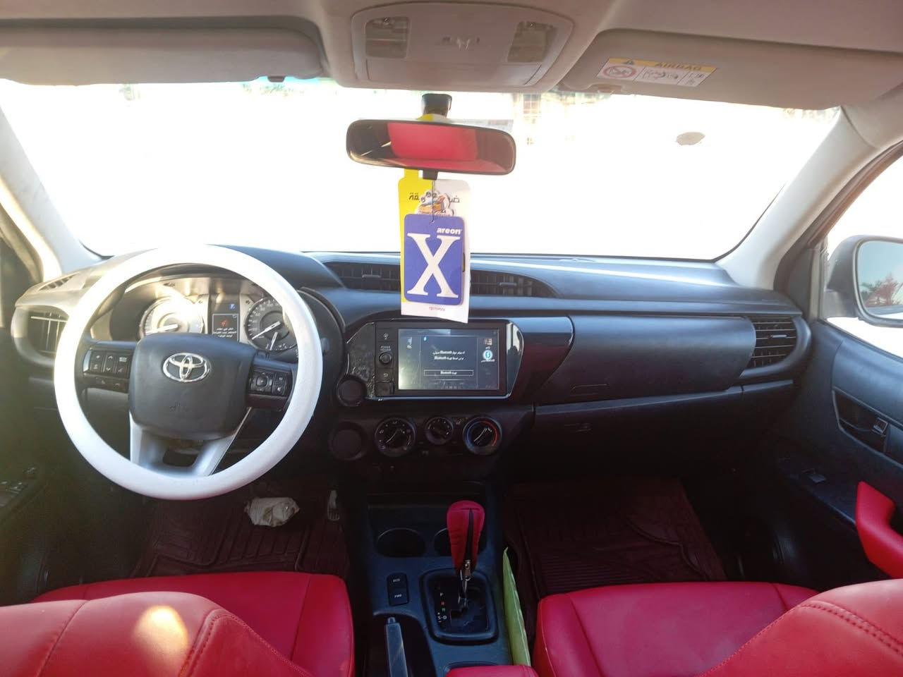 السلام عليكم للبيع بيكم تيوتا  هايلوكس2023حره بدون رقم منفيس بسمي  اوتماتيك سياره جديده وجاهزه من كلشي مكينه كير تبريد حداديه تخم تاير السياره بيهه جاملغ وبنيد مبدلات ماعايزه شي ماشيه 60 السعر188 وبيهه مجال استفسار *********** عنوان سماوه المركز ❤️
