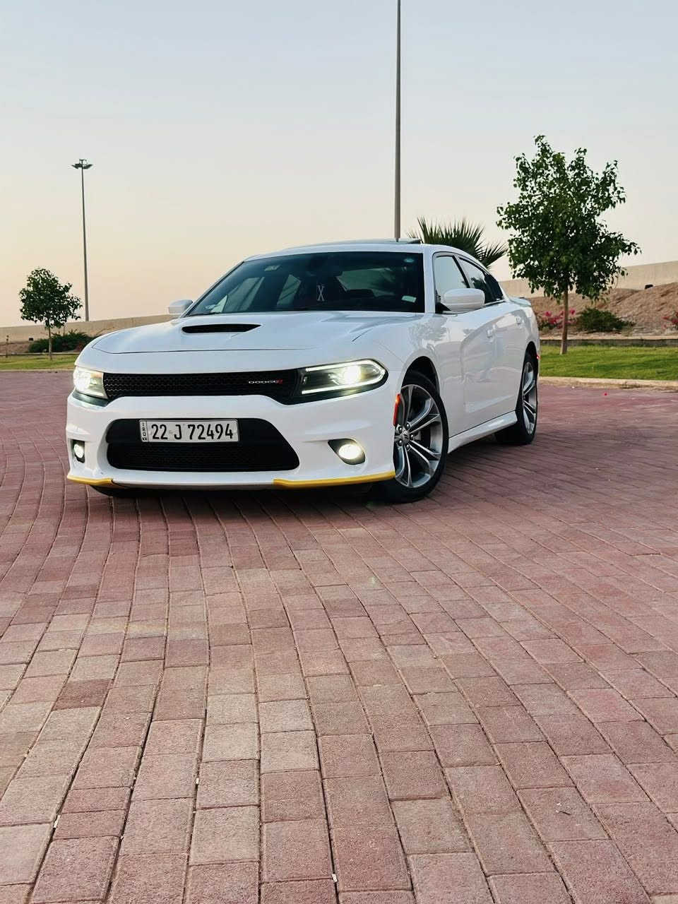 جارجر GT PLUS .
الموديل :2022  . (خليجي) . 

العداد : 125000 كيلو متر  وقابل للزيادة 

شركة هارلم  

المحرك : V6.  3.6L .

ضرر السيارة طخه بخشم البنيد وراجعه ع البارد ومكان البارد واضح وصور السونار موجوده بالمنشور 

المواصفات :

* نقطة عمياء . 

* مصابيح أمامية زنون . 

* كشافات الضباب زنون . 

* المصابيح الأمامية مع LED . 

* حساسات . 

* شاشه كبيرة مع نظام ملاحة نفكيشن GPS .

* سستم صوت الپاين .

* فتحت سقف (سلايد) . 

* مقاعد جلد رياضية . 

* مقاعد أمامية كهربائية عدد 2 . 

* ذاكرة لحفظ وضعيات الجلوس (ميموري) . 

* مقاعد أمامية تبريد وتدفئة . 

* مقاعد خلفية تدفئة . 

* تشغيل عن بعد . 

* ستيرن كهربائي . 

* تدفئة ستيرن . 

* محدد سرعة . 

* تلفون بلوتوث . 

* كاميرا خلفية .

* مرايا متحسسة للاضاءة العالية .

* كير شفتر بالستيرن . 

* دخول ذكي (بصمة) .

رقم السيارة اربيل
مكان السيارة - الانبار -الرمادي

للتواصل ***********

السعر 315 وبي مجال قليل
