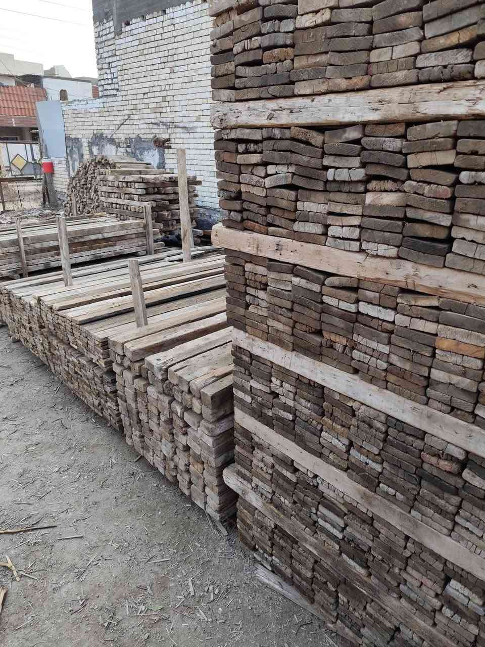 قالب خشب نضيف مستعمل للبيع
العدد 17 مكعب 
المكان بابل 
الاستفسار على الرقم ***********
