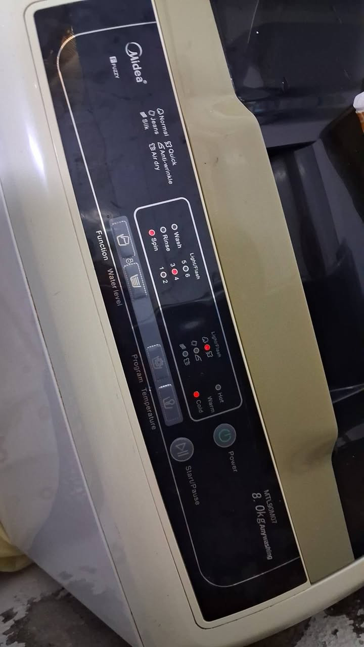 السلام عليكم براد شغال و نظيف كلش ٥٠
ماطور مي كلش سحبه قوي ٣٠ 
غساله اتوماتيك ٨ كيلوات كلش نظيفه ١٢٥
مكاني الامين الثانيه كلش مستعجله عليهم


**إذا كنت صاحب هذا الإعلان وتريد حذفه لأي سبب، رجاءا أرسل رسالة إلى الدعم الفني**