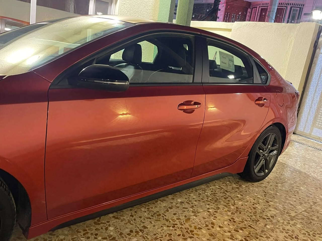 سلام عليكم

فورتي gt line 2021 لون مشمشي 

-المواصفات-

كشن مخمل مطرز gt line بلادي

مكينة ٢٠٠٠ دوش

شاشة تدعم ابل كار بلي

كامرة خلفية دوارة

سستم صوت هارمن كاردن 

ويل قياس ١٧ 

فتحة سقف 

رادار امامي + نقاط عمية 

ثلاث وضعيات قيادة 

الحادث موضح بلصور ايرباك بردة فقط و صار بيها بارد بلعراق

السعر  ١٥٥ ورقة وبيها مجال 

رقم صاحب السيارة :***********
