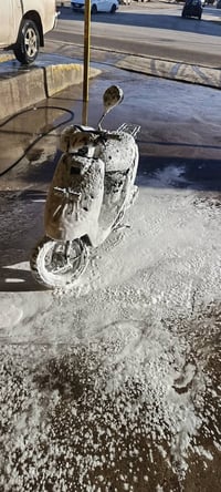 ماطور بوتين نضيف للبيع كلشي مامفتوح بيه عندك بس السلف ضعيف باتري تعبان...