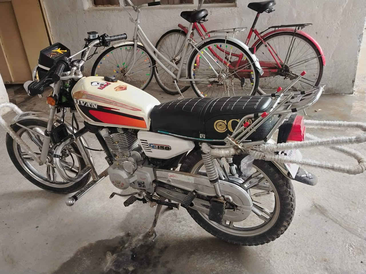 السلام عليكم دراجه سفيان موديل 21 نظيفه ما بيها اي شيء دراجه حلوه بس اوراق ضايعه محرك مفتوح بس دراجه شغاله كل شيء ما كهربائيات كامله دراجه حلوه. سعر 350 بها مجال بسيط بكان ديالى بعقوبه ناحيه العباره.


**إذا كنت صاحب هذا الإعلان وتريد حذفه لأي سبب، رجاءا أرسل رسالة إلى الدعم الفني**