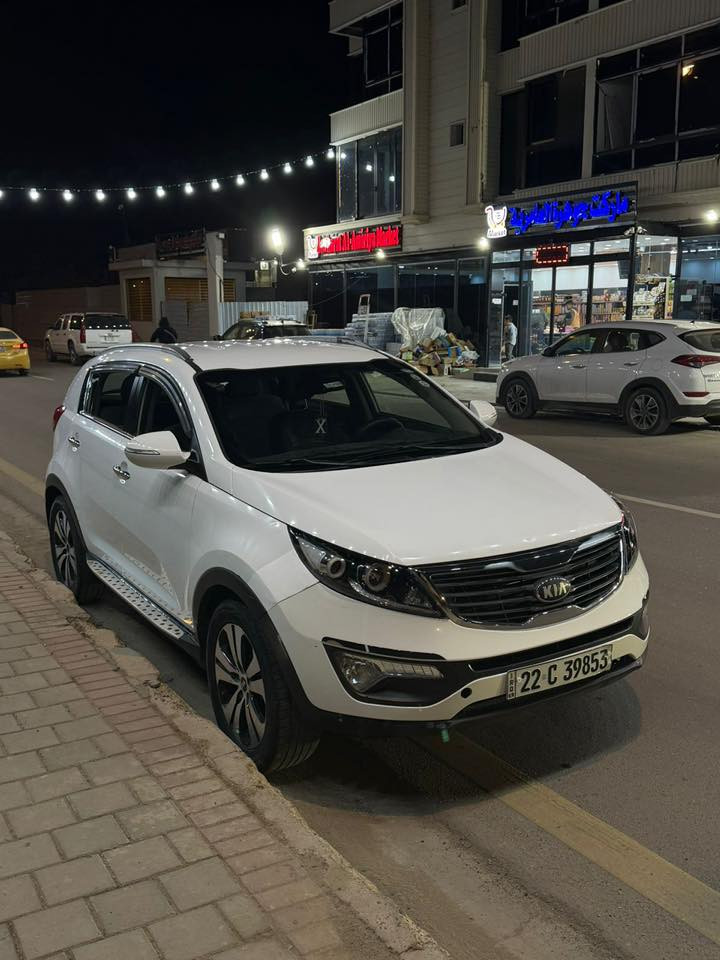 للبيع كيا سبورتج 2014 خليجية
مكينة 2000 دوش ماشية 200 الف كيلو كير مكينة صبغ تبديل كفالة بيهة فقط بقبغ الجنطة صبغ كد شبر وبارد بالجاملغات الامامية شي بسيط السيارة بلادية للاخير
تخم تاير جديد 
رقم اربيل باسمنة شرط التحويل 
ملاحظة :- السنوية ساقطة شرط التجديد عند التحويل 
مكاني بغداد الكرخ الرقم : *********** تواصل واتساب فقط
السعر 150 وبيهة مجال
