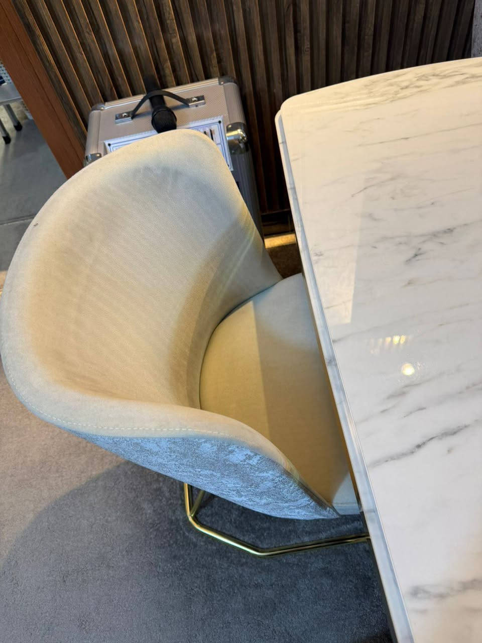 ميز ٦ كراسي مرمر اخو الجديد اخذته ب ٩٥٠ اريده ب ٥٠٠ وبي مجال قليل مكاني الدوره


**إذا كنت صاحب هذا الإعلان وتريد حذفه لأي سبب، رجاءا أرسل رسالة إلى الدعم الفني**