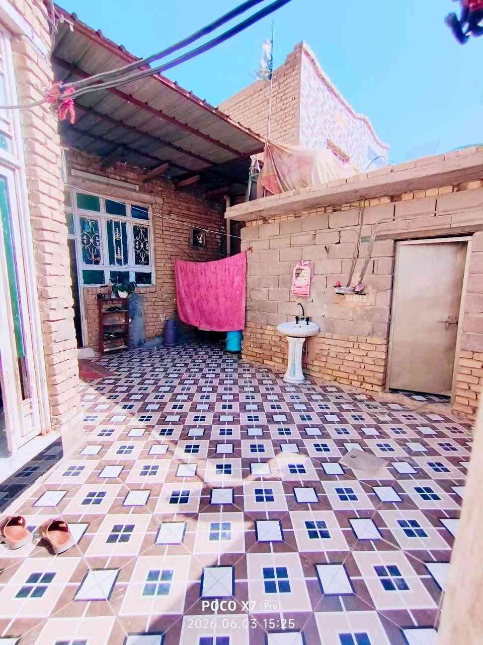 بّــــيـــــــتُ البيع مكان حًي زهِرآء ماشوشه  قريب ع شـــــــآرع آلَعـــــــآمِ مساحه 180م تصال ع رقم الهاتف الستفسار ***********
السعر 55وبي مجال الشراي
