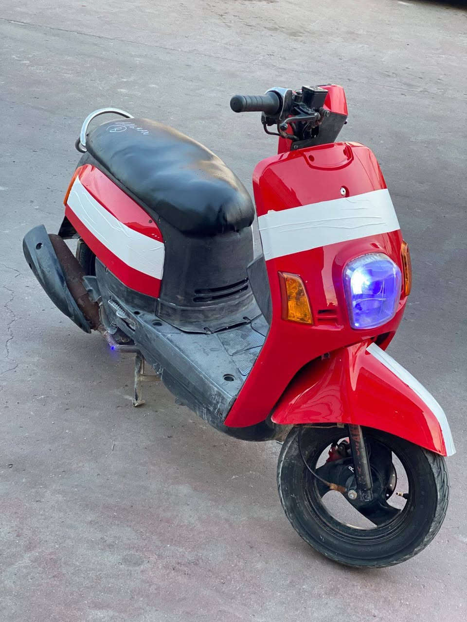 ماكس بوليسي نوزل البيع أو مراوس سعر 475وبيها مجال قليل دراجة كطعت نارية ما اعرف شنو بيها مكينة بس ولفات مبدل بوشة 49 بلادي مكاني البصرة دور النفط رقمي للتواصل ***********
